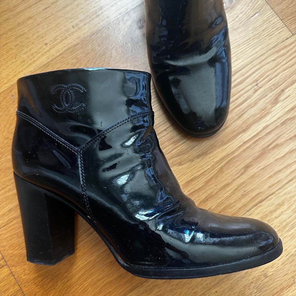 CHANEL patent ankle boots size 39.5/8.5